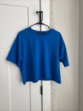 Amazon Essentials Electric Blue Cropped Boxy Tee